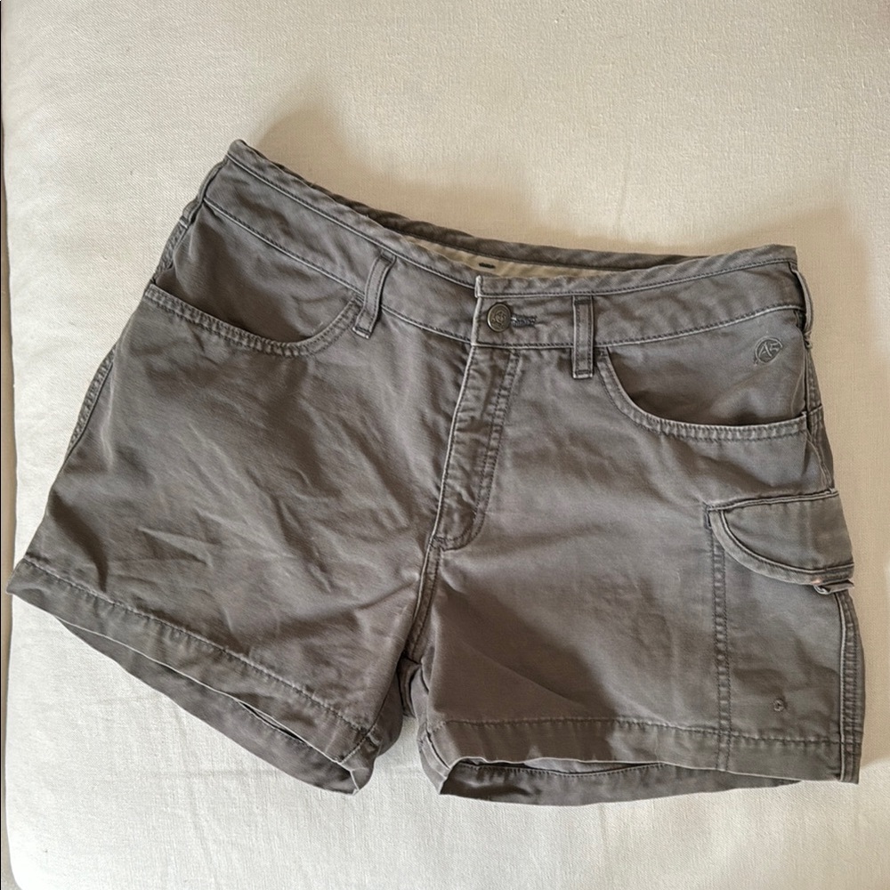 The North Face A5 Gray Canvas Hiking/Climbing Shorts Size 10 Medium/Large